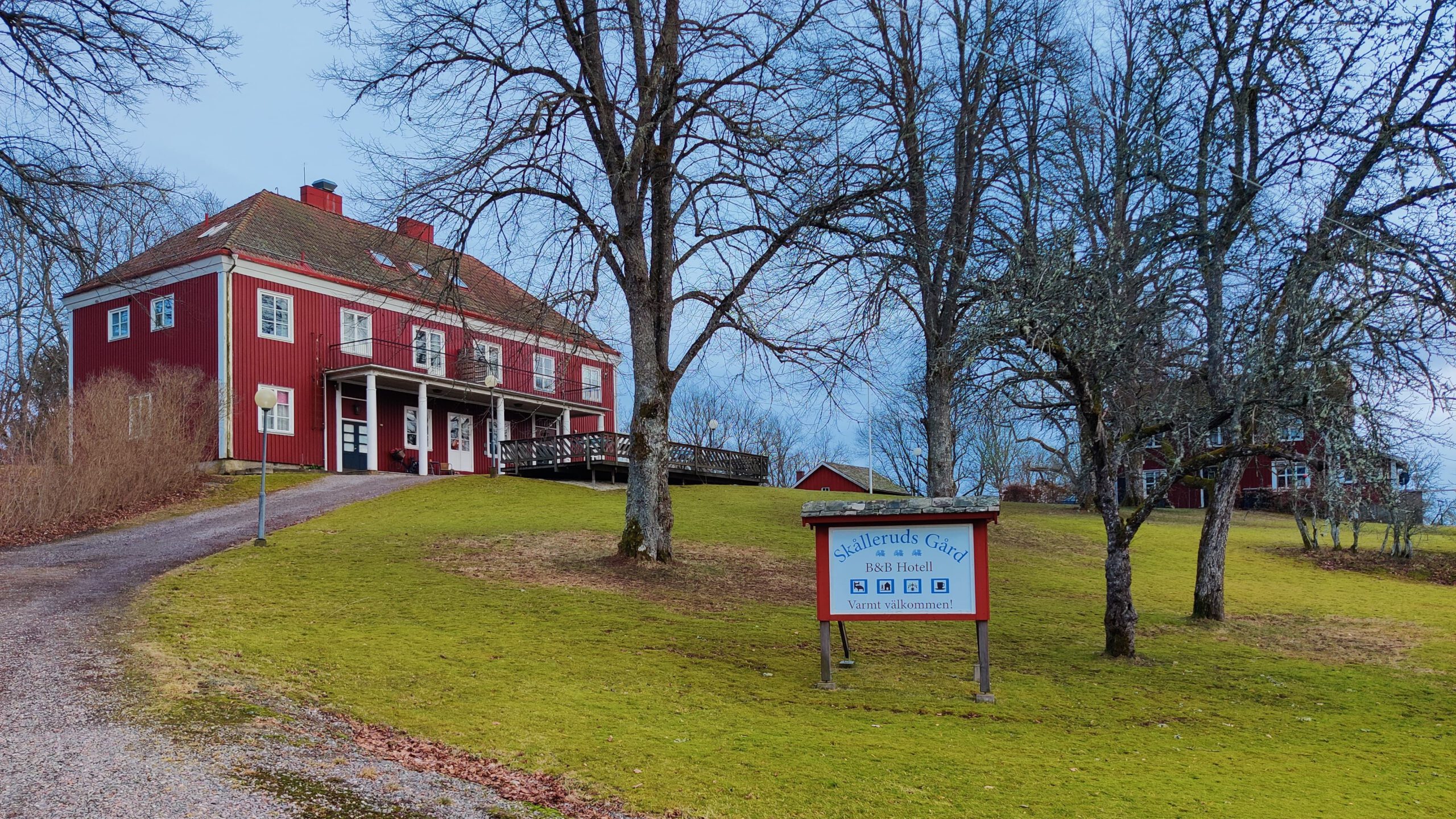 Overnachting bij B&B Skålleruds Gård vlak voor de sleuteloverdracht van onze vakantiewoning Hus Björken.