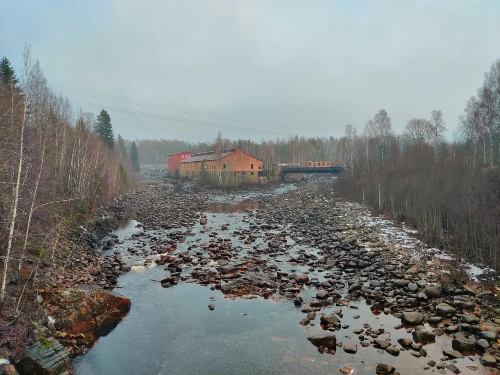 Uitzicht vanaf de brug richting Laxholmen