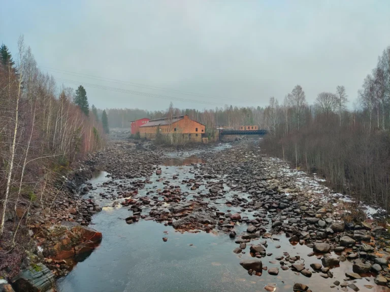 Uitzicht vanaf de brug richting Laxholmen