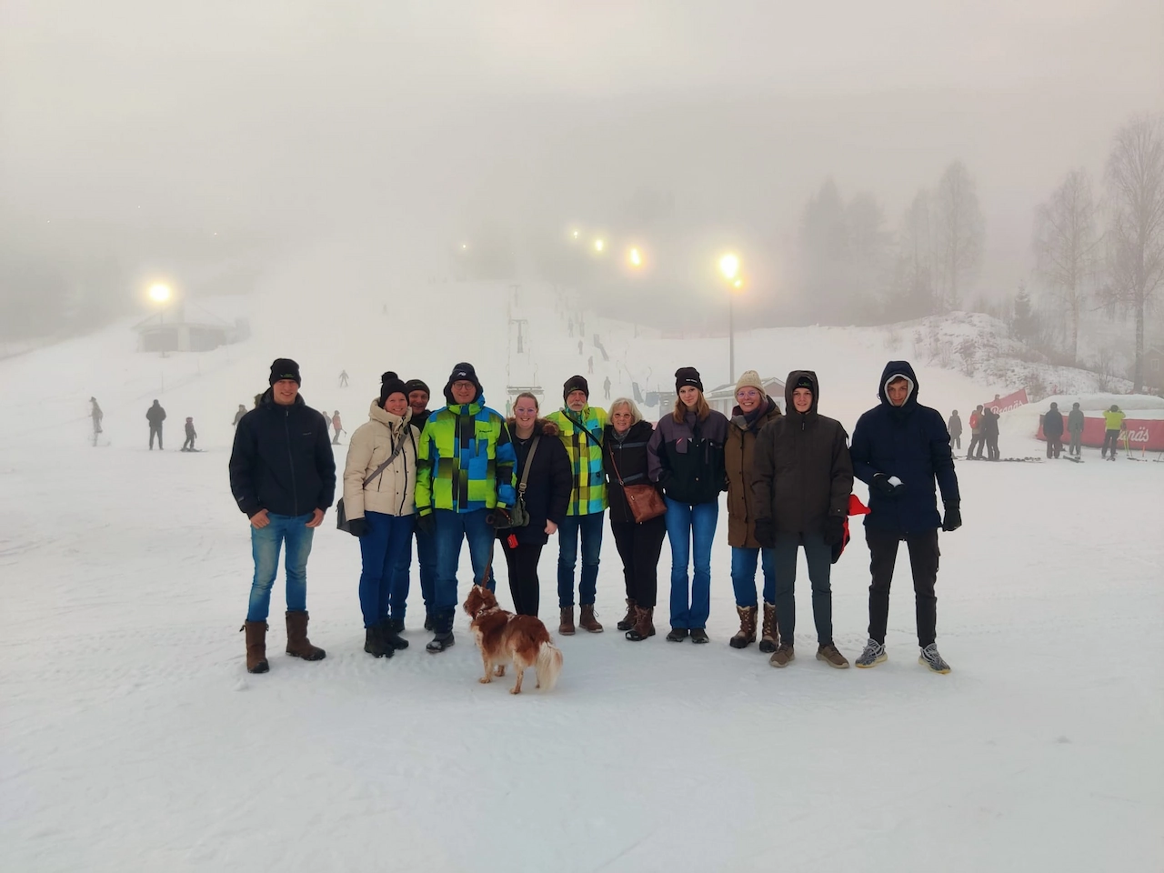 Winterse groepsfoto in Bränas