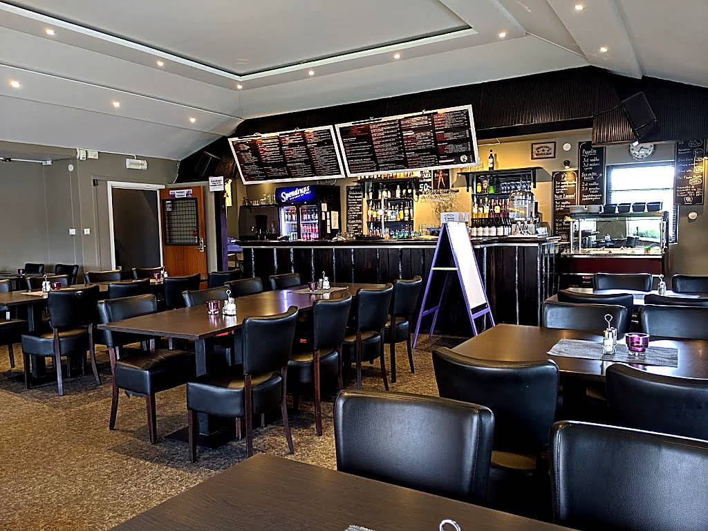 Restaurant en Pizzeria Uwån in Hagfors: geniet van Italiaanse en lokale gerechten in een gezellige sfeer.