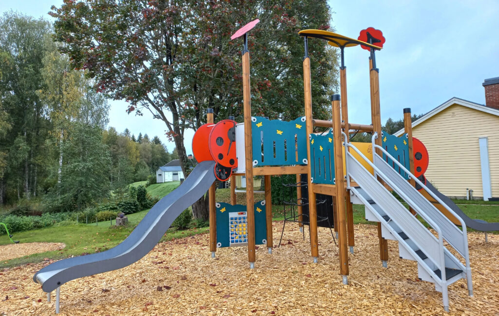 Speeltuinen in Hagfors: leuke kinderactiviteiten in groene parken en veilige speelplekken