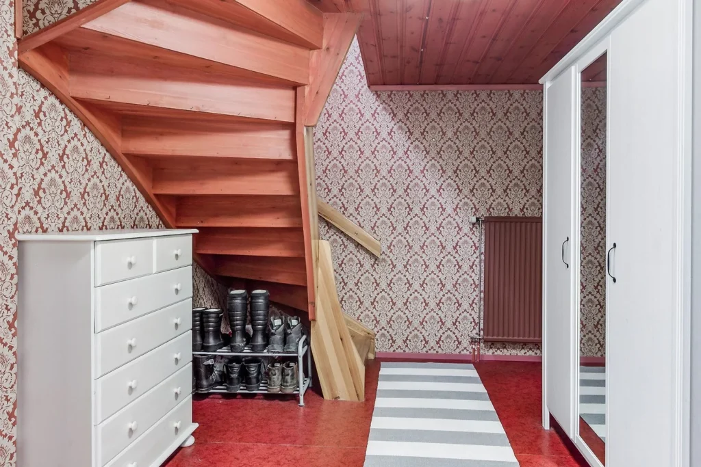 De centrale hal op de benedenverdieping van Hus Björken